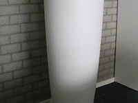 Kunststof bloempot met doorsnede 48 cm en hoogte 138 cm. - afbeelding 2 van  2