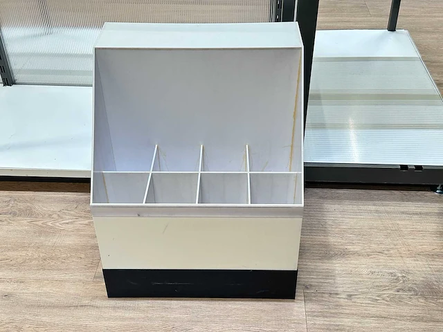 Kunststof display - afbeelding 2 van  2