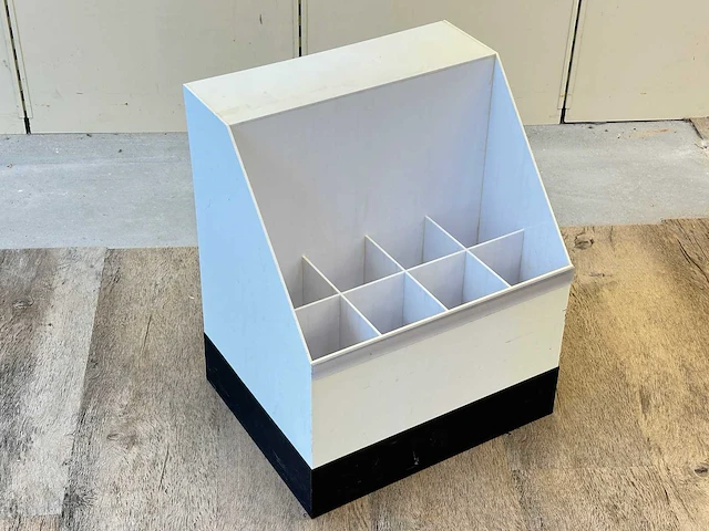 Kunststof display - afbeelding 1 van  2