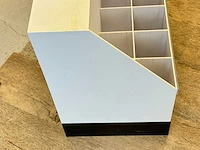 Kunststof display - afbeelding 2 van  2