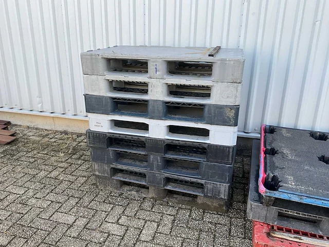 Kunststof euro pallets (8x) - afbeelding 1 van  5