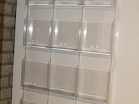 Kunststof folderrek. afmeting 77 x 126 cm met 12 vakken. - afbeelding 2 van  2