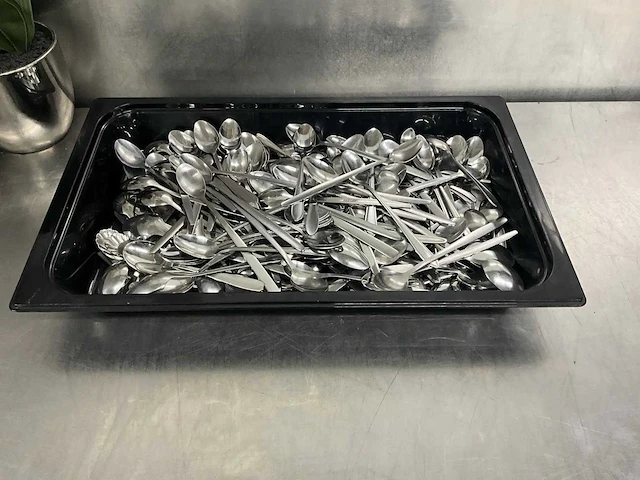 Kunststof gastronormbak met lepels - afbeelding 1 van  4