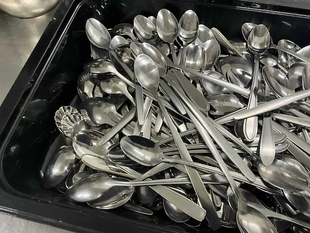 Kunststof gastronormbak met lepels - afbeelding 3 van  4