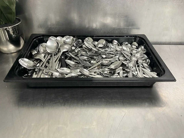 Kunststof gastronormbak met lepels - afbeelding 1 van  4