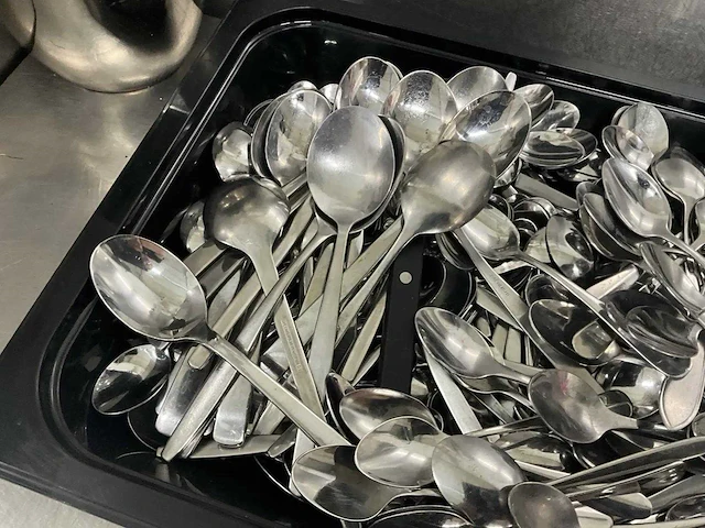 Kunststof gastronormbak met lepels - afbeelding 3 van  4