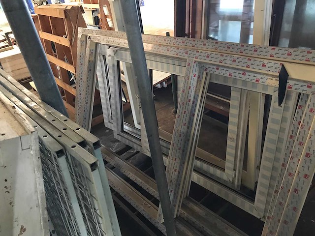 Kunststof kozijnen (4x) - afbeelding 2 van  2