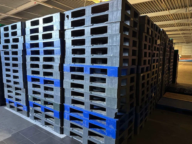 Kunststof pallet 80x120cm 4-weg (50x) - afbeelding 1 van  4
