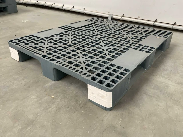 Kunststof pallet - afbeelding 3 van  5