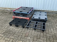 Kunststof pallets (7x) - afbeelding 1 van  6