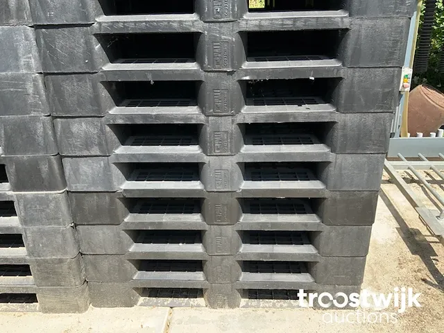 Kunststof pallets - afbeelding 2 van  3