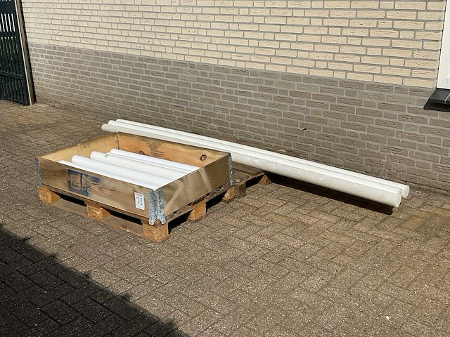 Kunststof pom rond - afbeelding 1 van  4