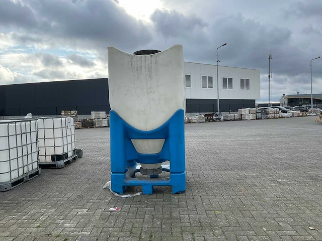 Kunststof silo - afbeelding 3 van  6