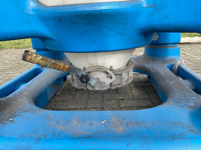 Kunststof silo - afbeelding 6 van  6