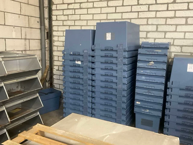 Kunststof stapelbak (27x) - afbeelding 1 van  6