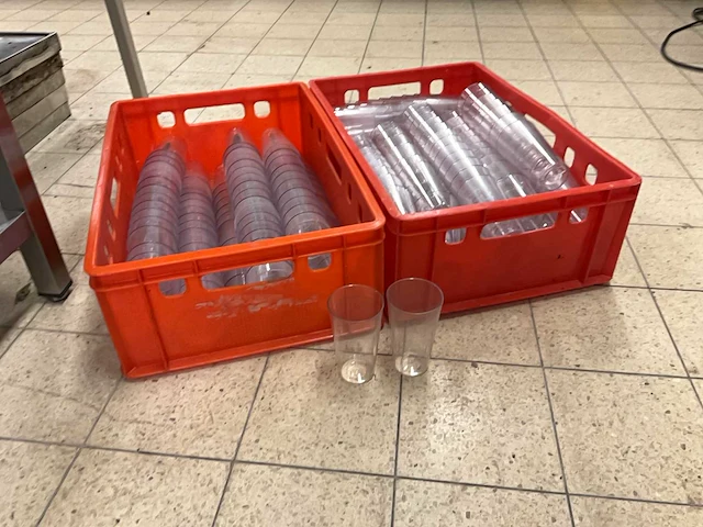 Kunststof stapelbekers - afbeelding 1 van  5