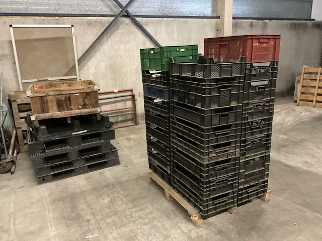 Kunststof stapelkratten en blokpallets - afbeelding 1 van  5