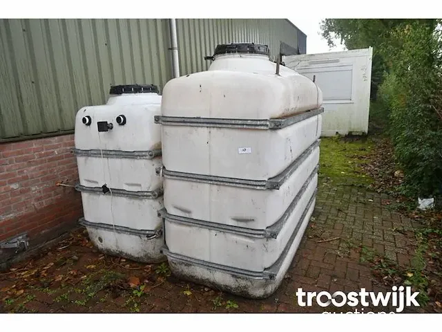 Kunststof tank - afbeelding 1 van  6