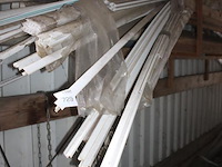 Kunststof tussenprofielen voor dakplaten. - afbeelding 2 van  3