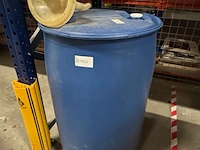 Kunststof vat en trechter blauw - afbeelding 1 van  3