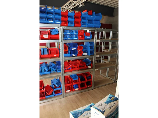 Kunststofbakjes in diverse maten en kleuren ruim 130 stuks - afbeelding 3 van  4