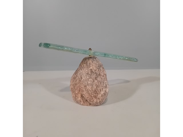 Kunstwerk, p. i. ter apel, in balans - afbeelding 1 van  5