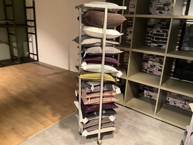 Kussenkar voorzien van kussens - afbeelding 2 van  8