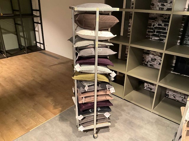 Kussenkar voorzien van kussens - afbeelding 3 van  8