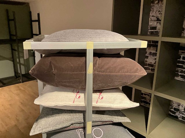 Kussenkar voorzien van kussens - afbeelding 4 van  8