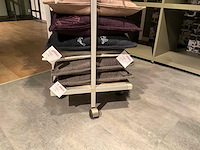 Kussenkar voorzien van kussens - afbeelding 8 van  8