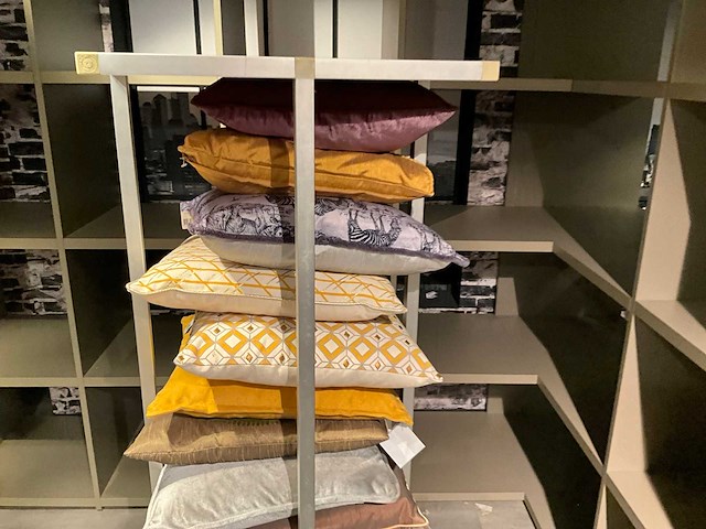 Kussenkar voorzien van kussens - afbeelding 4 van  7