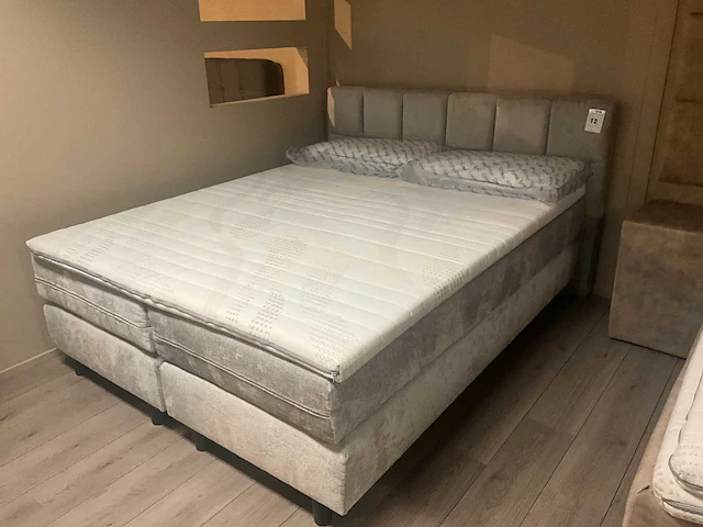 Kuster (160x200) boxspring - afbeelding 1 van  7