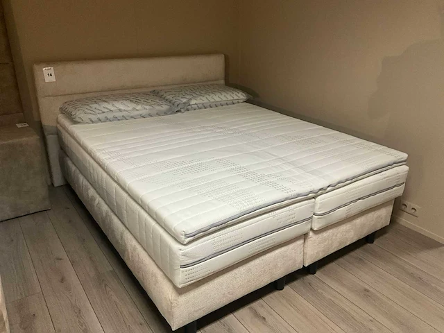 Kusters (160x200) boxspring - afbeelding 3 van  8