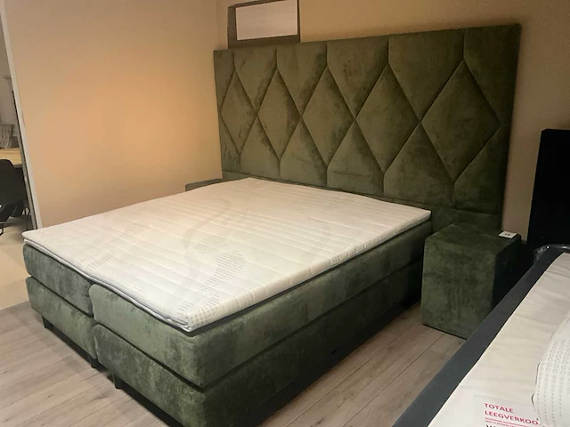 Kusters (180x200) boxspring - afbeelding 1 van  8