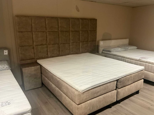 Kusters (180x200) boxspring - afbeelding 3 van  8