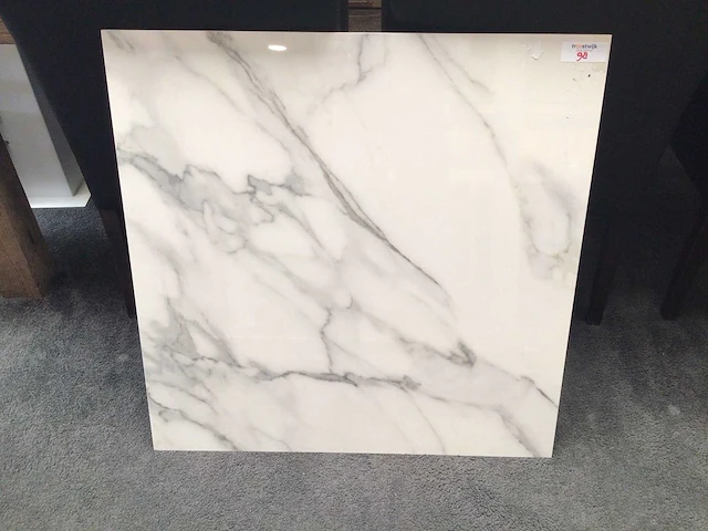 Kutahya calacatta gepolijst vloertegel 80x80 cm 61,44 m² - afbeelding 1 van  3
