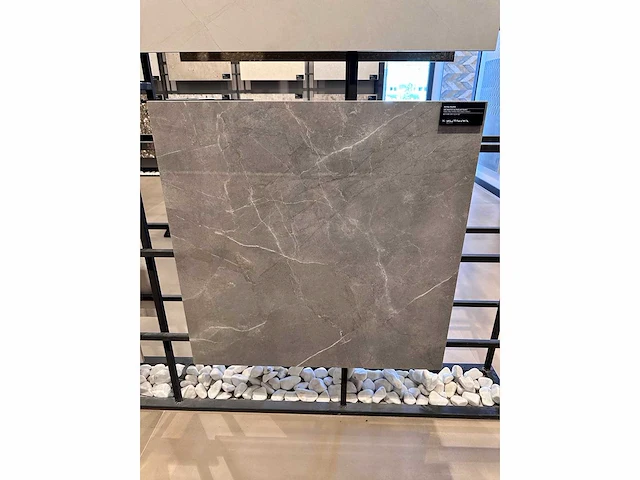 Kutahya royal pulpis grijs gepolijst vloertegel 80x80 cm 61,44 m² - afbeelding 3 van  5