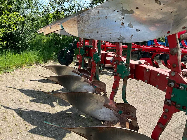 Kverneland lb100 / 4 schaar ploeg - afbeelding 2 van  11