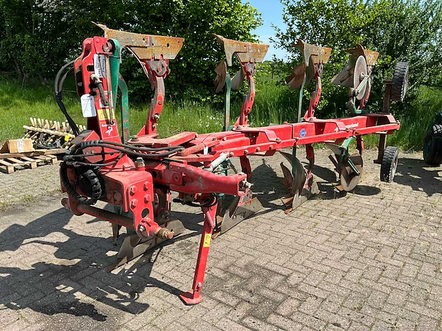 Kverneland lb100 / 4 schaar ploeg - afbeelding 1 van  11