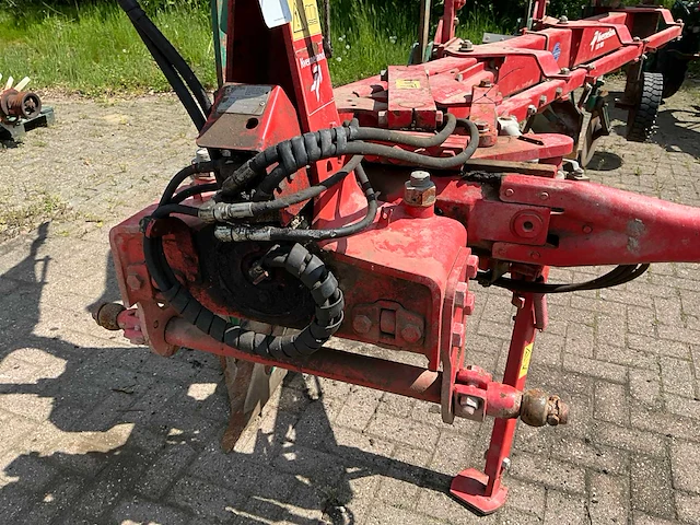 Kverneland lb100 / 4 schaar ploeg - afbeelding 8 van  11