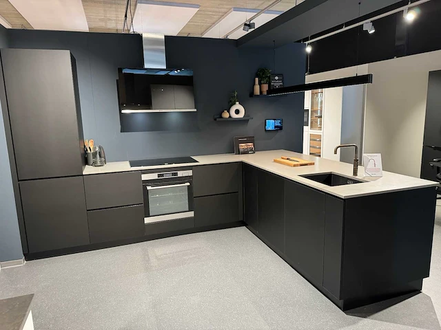 Kvik - showroomkeuken (c) - afbeelding 1 van  13