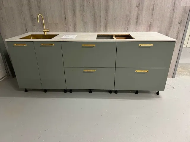 Kvik - showroomkeuken - afbeelding 1 van  11