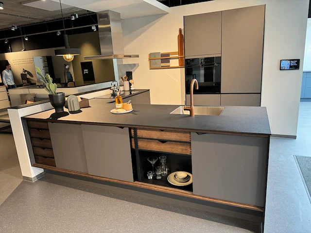 Kvik - showroomkeuken - afbeelding 1 van  43