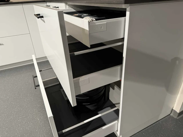 Kvik - showroomkeuken - afbeelding 16 van  32