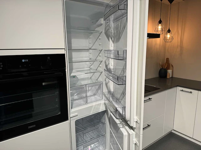 Kvik - showroomkeuken - afbeelding 30 van  32