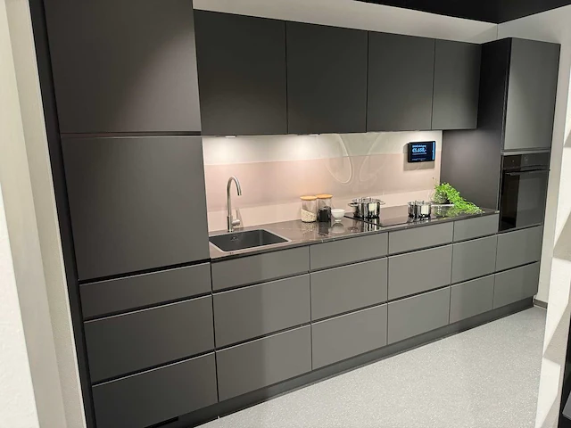 Kvik - showroomkeuken - afbeelding 1 van  31