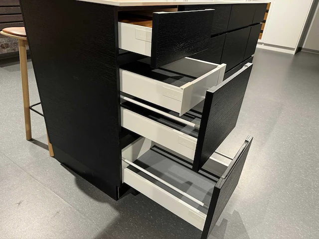 Kvik - showroomkeuken - afbeelding 10 van  37
