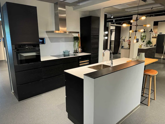 Kvik - showroomkeuken - afbeelding 1 van  37