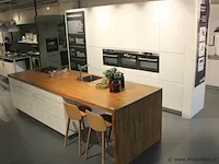 Kvik eilandkeuken met apparatenwand model mano