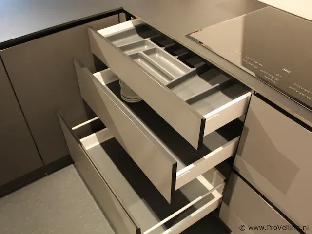 Kvik eilandkeuken met apparatenwand model prato - afbeelding 3 van  42